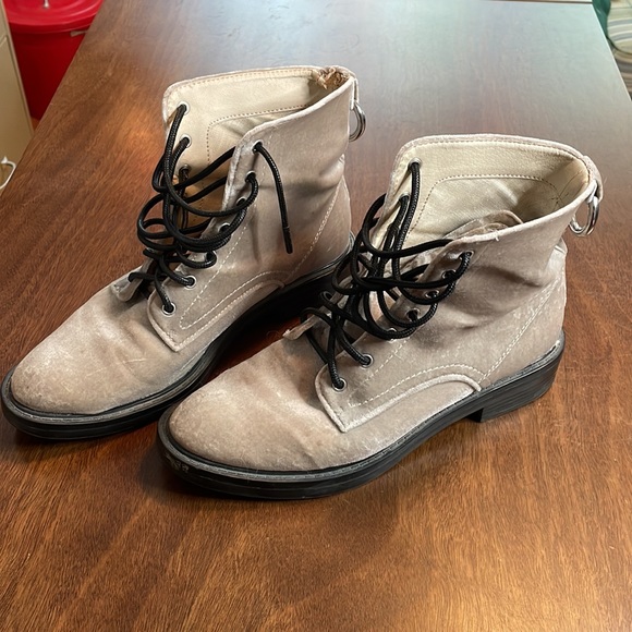 Rare Dolce Vita velvet combat boots - Picture 2 of 14